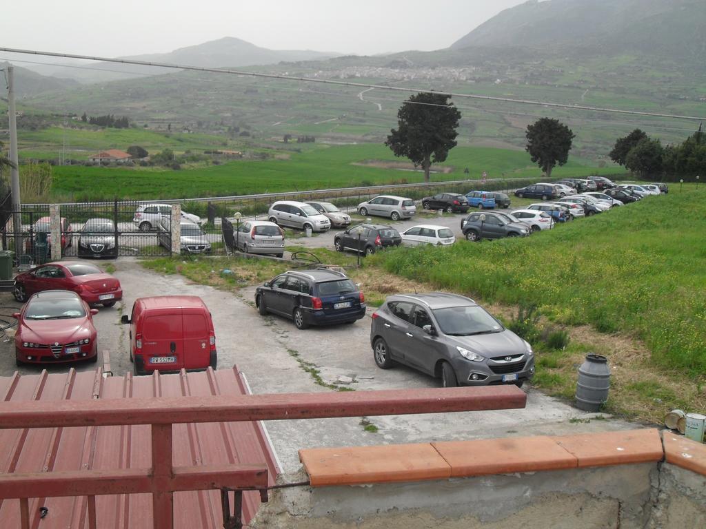Agriturismo La Targa Buonfornello Εξωτερικό φωτογραφία