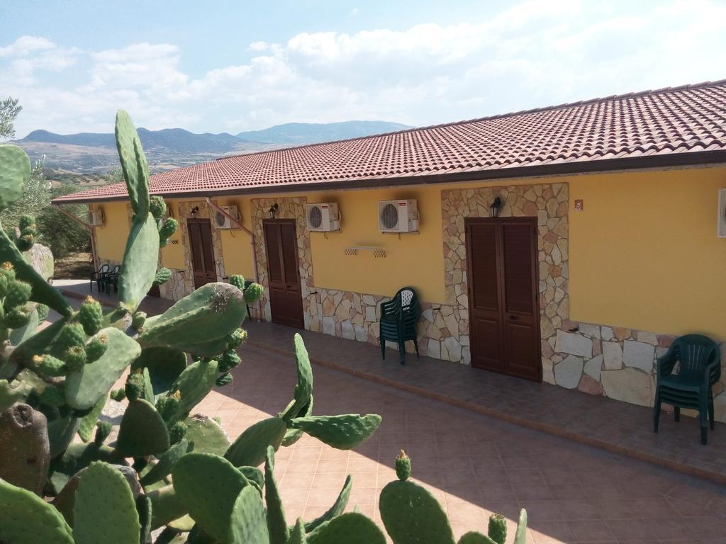 Agriturismo La Targa Buonfornello Δωμάτιο φωτογραφία