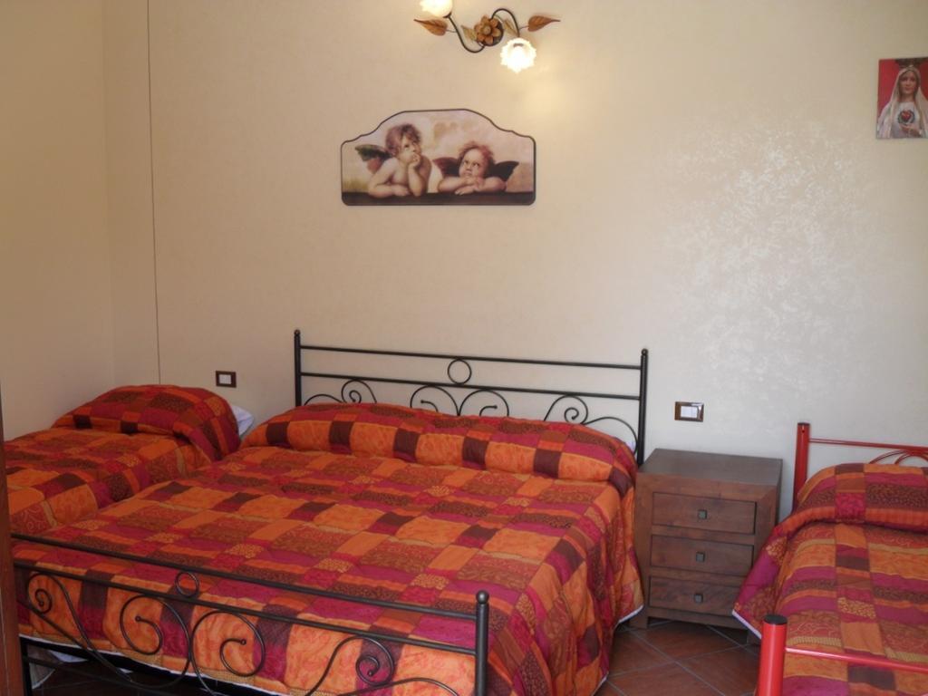 Agriturismo La Targa Buonfornello Δωμάτιο φωτογραφία