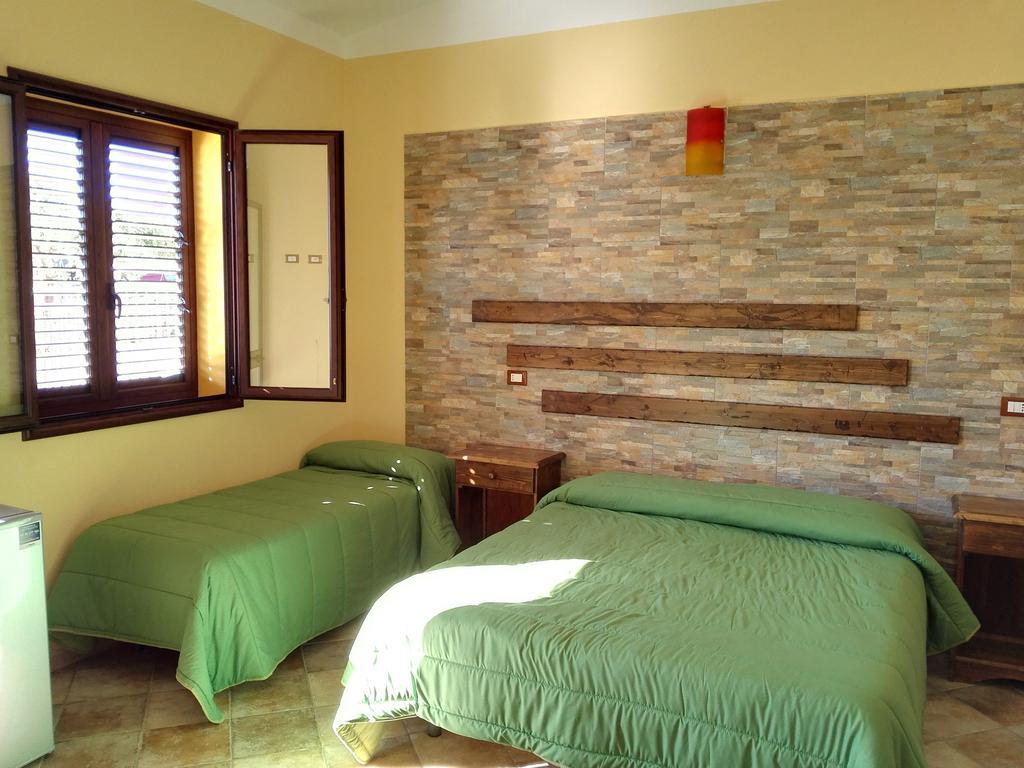 Agriturismo La Targa Buonfornello Δωμάτιο φωτογραφία